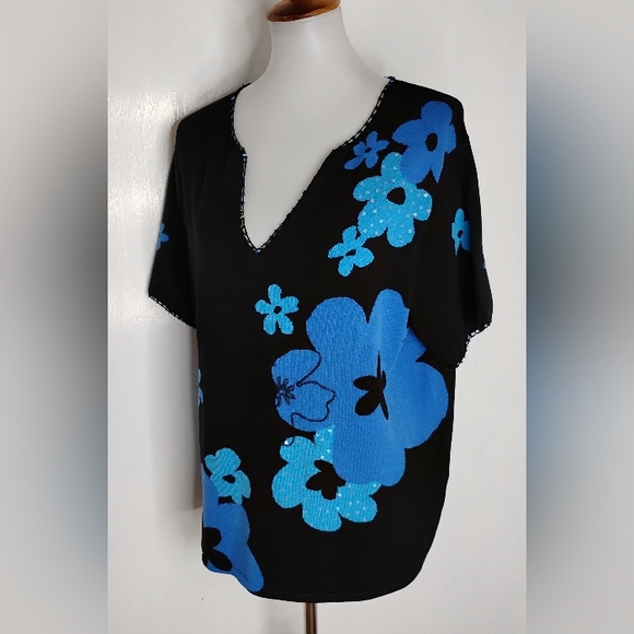 SILK BLEND FLOWER POWER KNIT TOP - Picture 1 of 11
